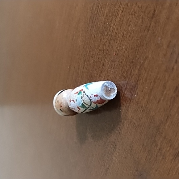 Miniature Kokeshi Doll Japanese Hand Crafted Wood Painted Kimono White Red Green - Picture 7 of 7